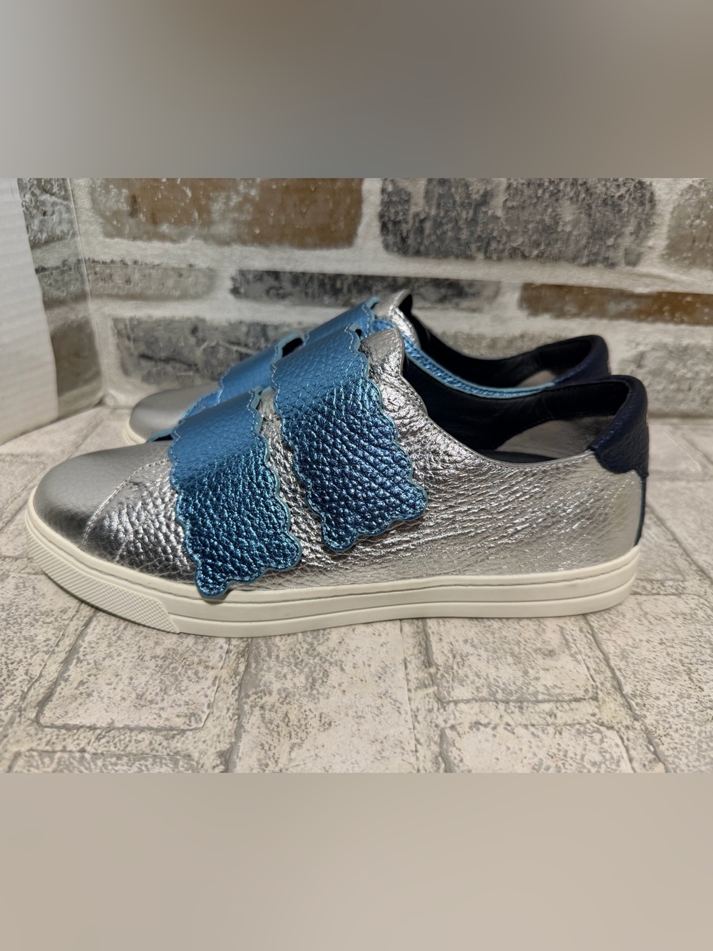 Fendi Silver & Blue Metallic Leather Scallop Velcro Strap Sneakers size 8